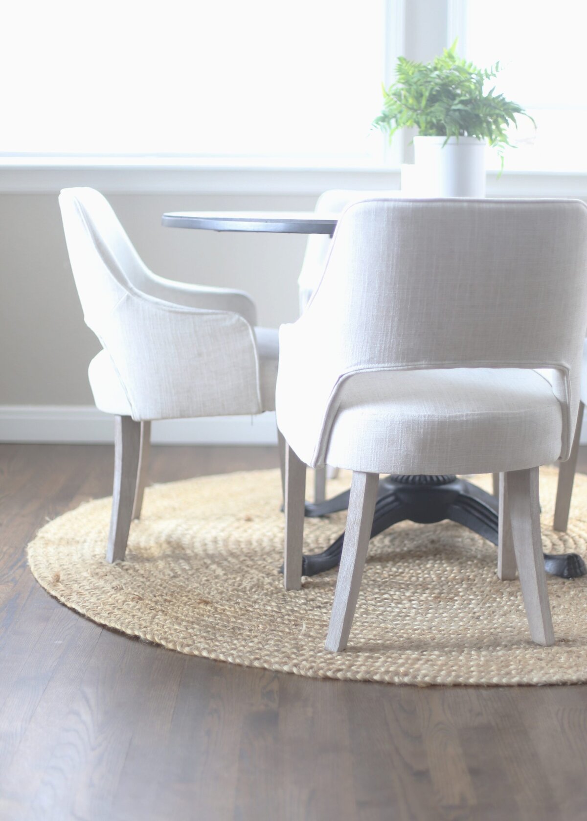 KITCHEN NOOK WITH UPHOLSTERED CHAIRS